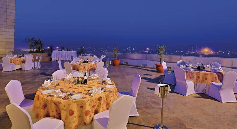 Radisoon Blu Hotel Greater Noida