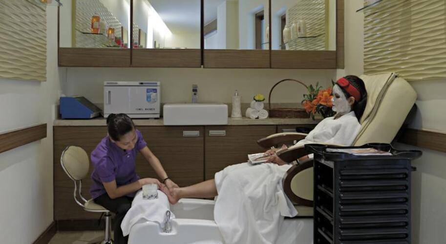 Radisoon Blu Hotel Greater Noida