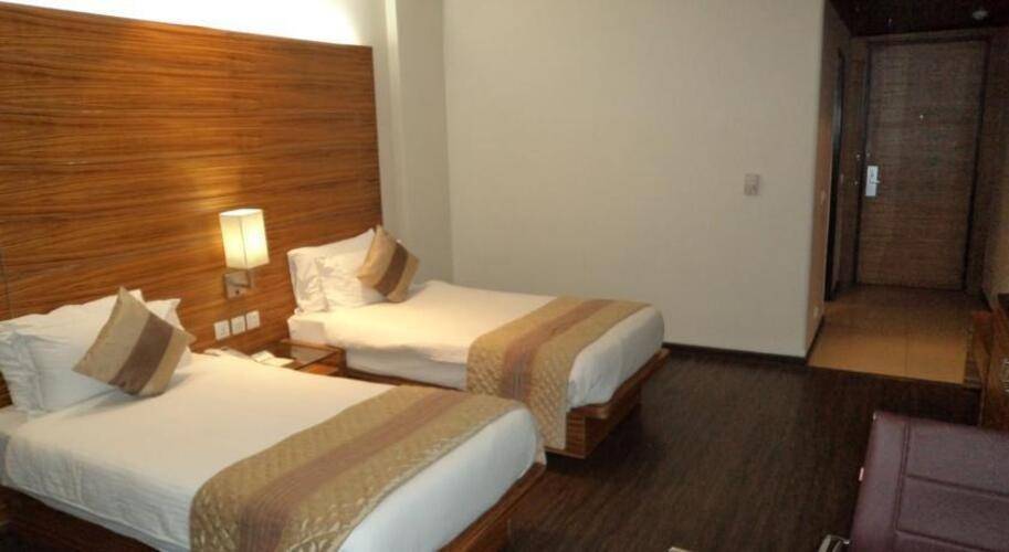 Mapple Emerald Hotel