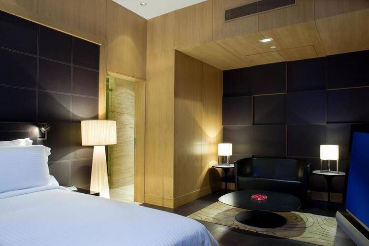 Le Meridien New Delhi Hotel
