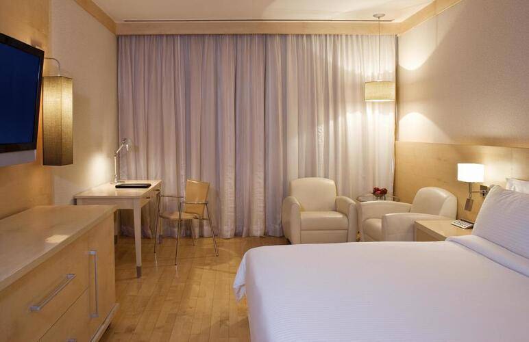 Le Meridien New Delhi Hotel