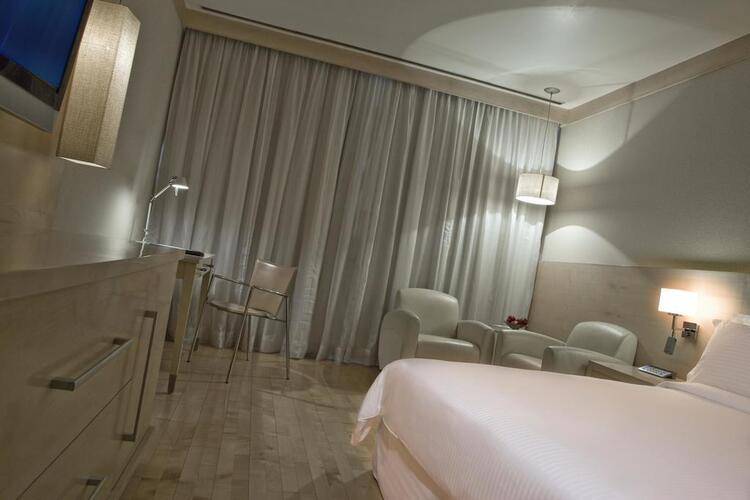 Le Meridien New Delhi Hotel