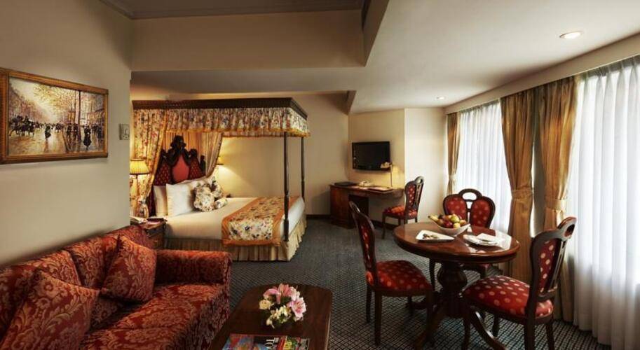 Royal Plaza Hotel