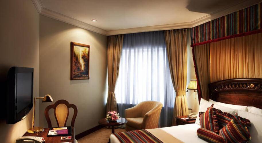 Royal Plaza Hotel