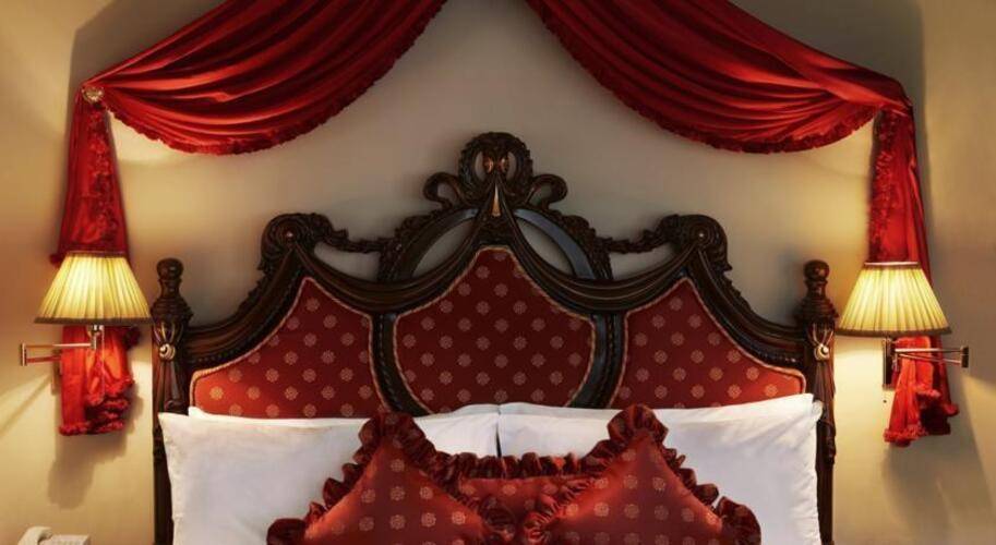 Royal Plaza Hotel