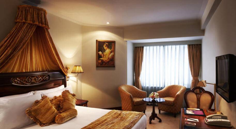 Royal Plaza Hotel