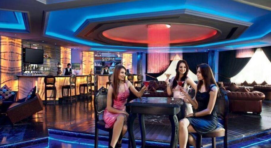 Royal Plaza Hotel