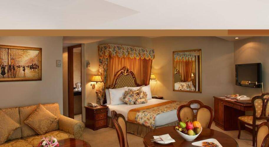Royal Plaza Hotel