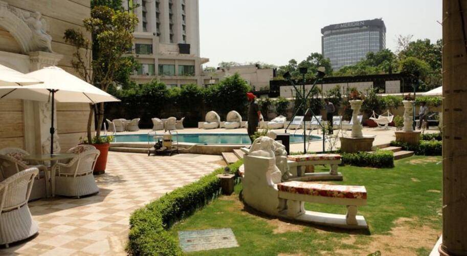 Royal Plaza Hotel