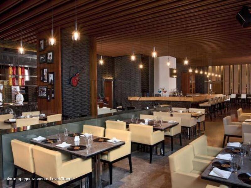 Фотография Holiday Inn New Delhi Mayur Vihar Noida (Ex. Doubletree By Hilton Hotel New Delhi Noida Mayur) Фотография Holiday Inn New Delhi Mayur Vihar Noida (Ex. Doubletree By Hilton Hotel New Delhi Noida Mayur)