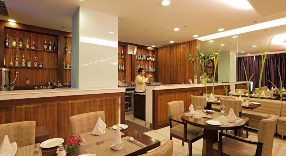 Country Inn By Carlson Saket Hotel