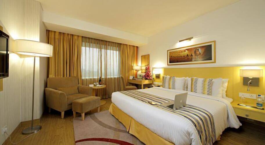 Country Inn By Carlson Saket Hotel
