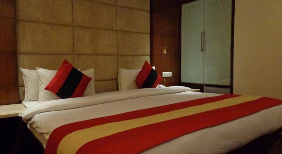 Aura Hotel