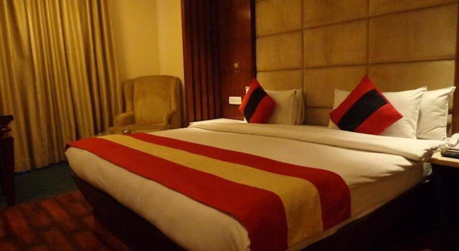 Aura Hotel