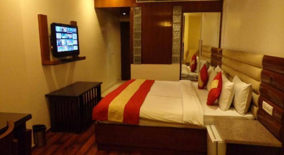 Aura Hotel