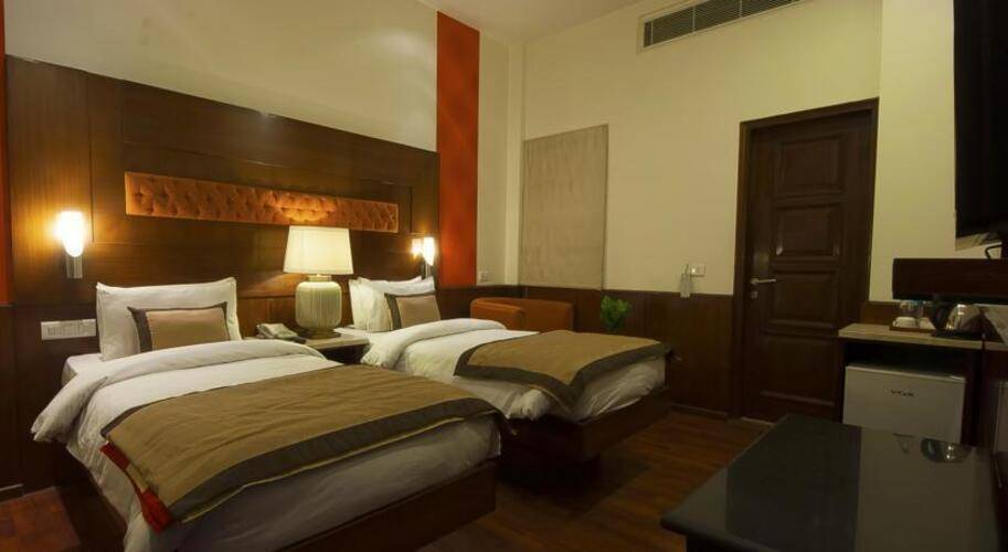 Aura Hotel