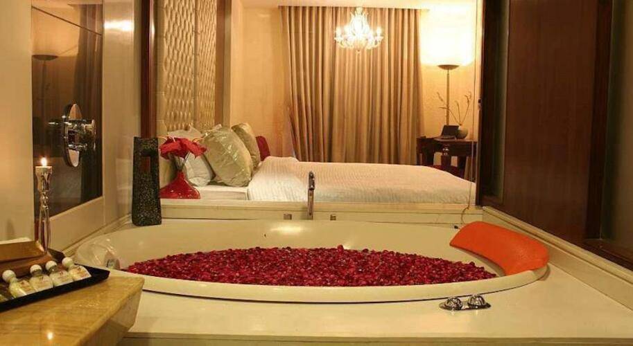 Aura Hotel