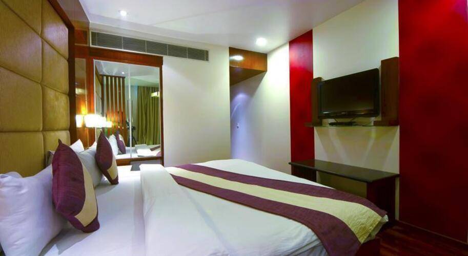 Aura Hotel