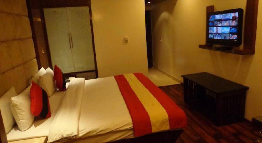 Aura Hotel