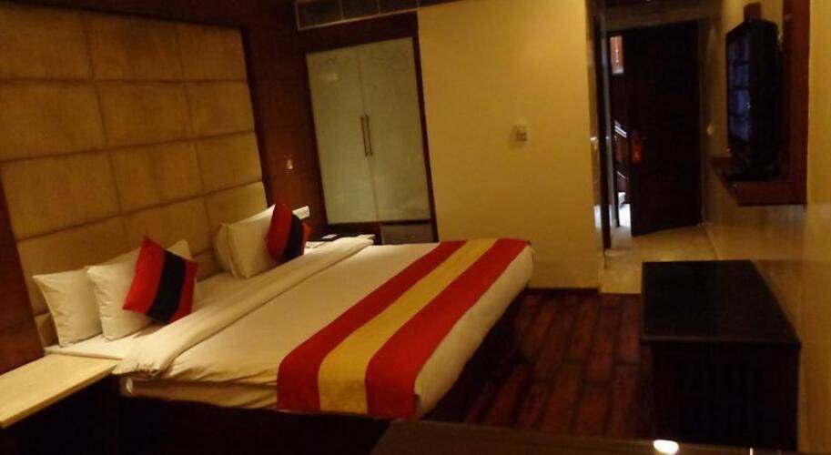 Aura Hotel