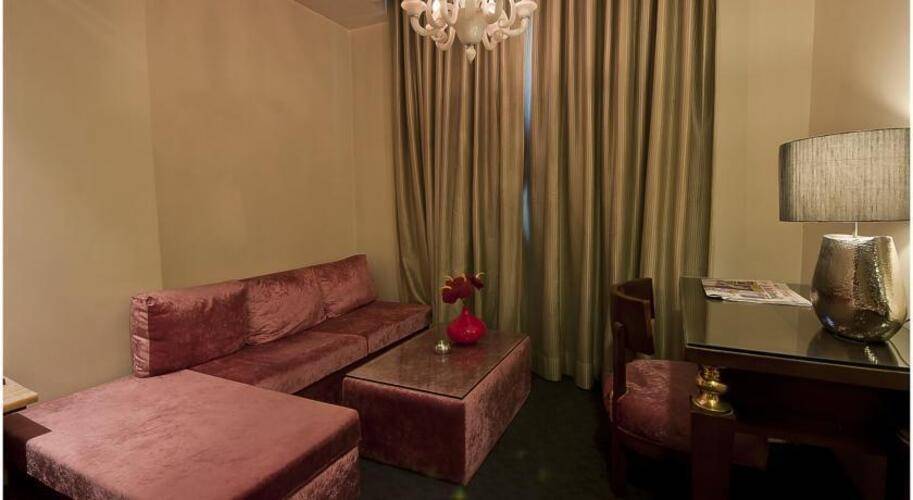 Aura Hotel