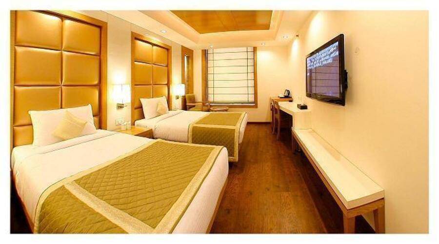 Almondz Hotel