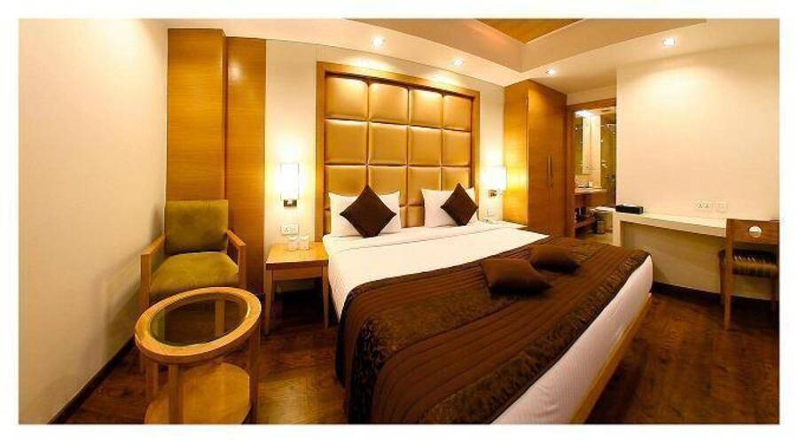 Almondz Hotel