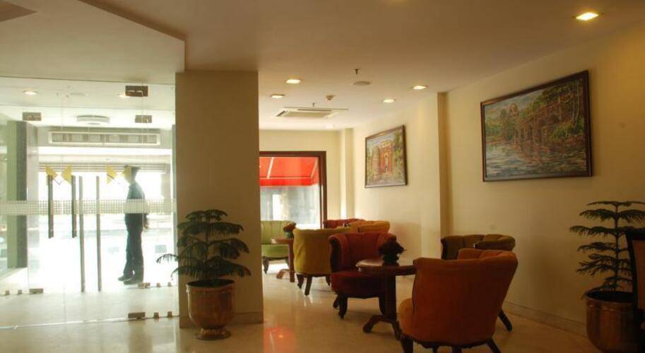 Classic Diplomat Hotel