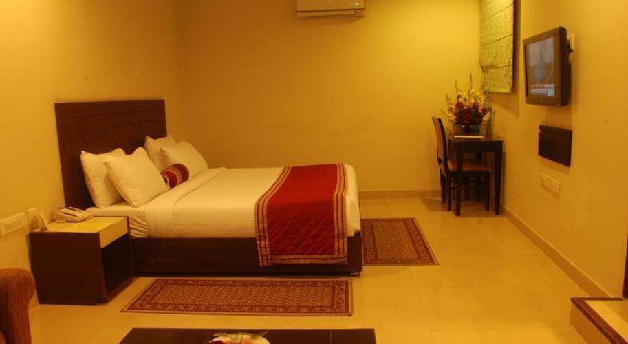 Classic Diplomat Hotel