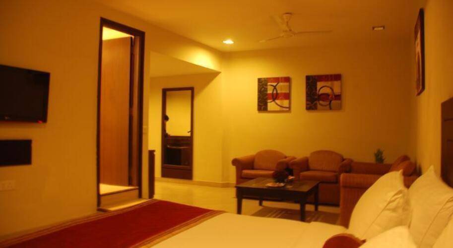 Classic Diplomat Hotel