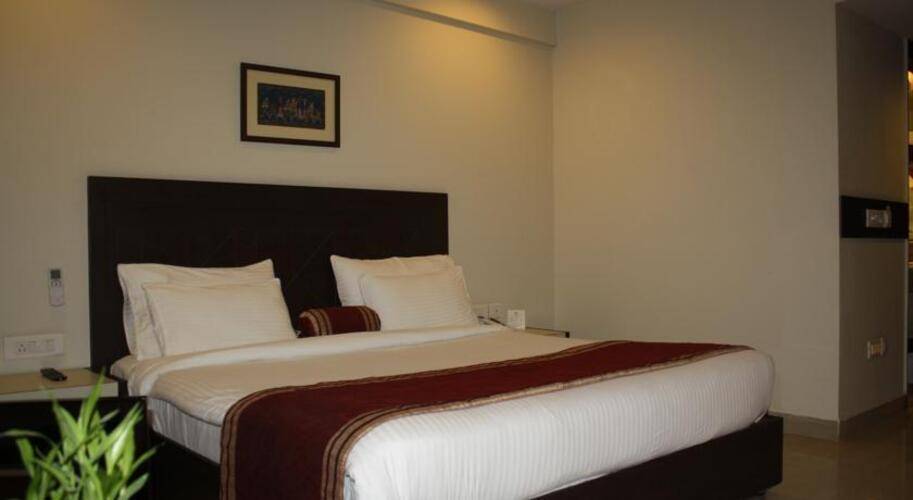 Classic Diplomat Hotel