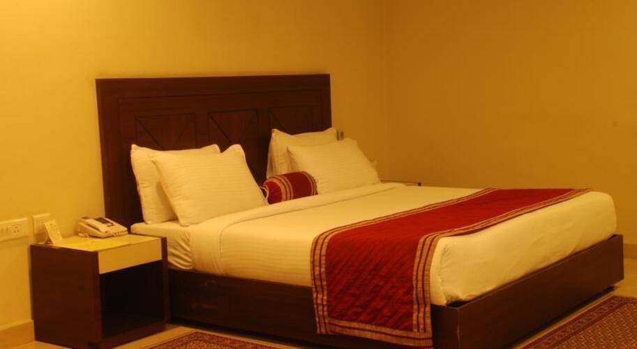 Classic Diplomat Hotel