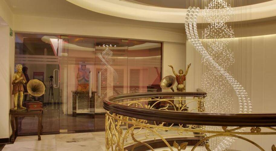 Grand Godwin Hotel
