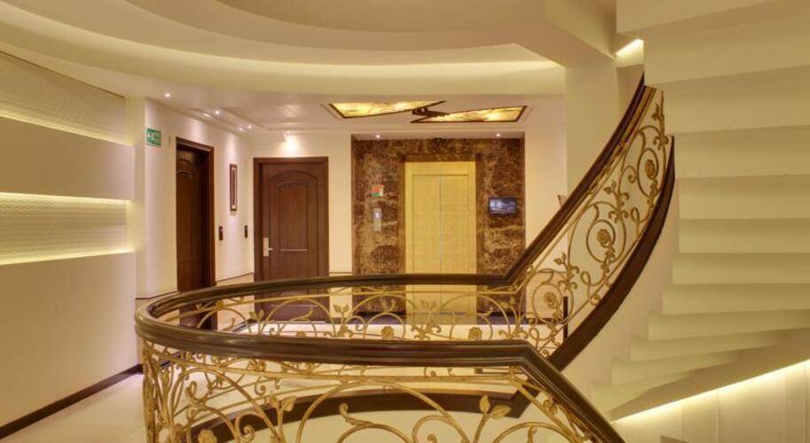 Grand Godwin Hotel