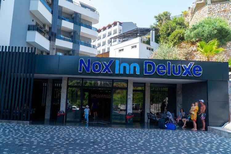 Noxinn Deluxe Hotel