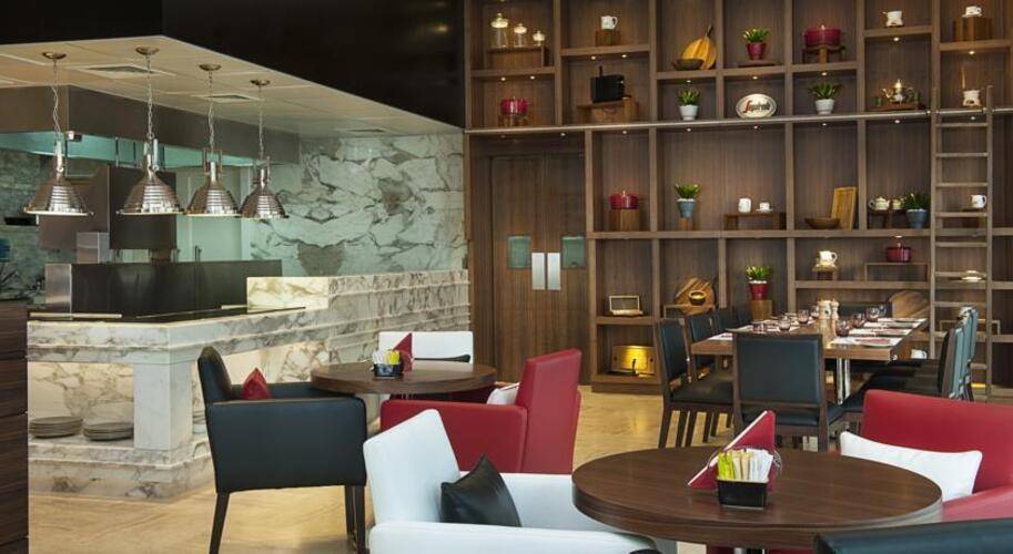 Damac Maison Cour Jardin