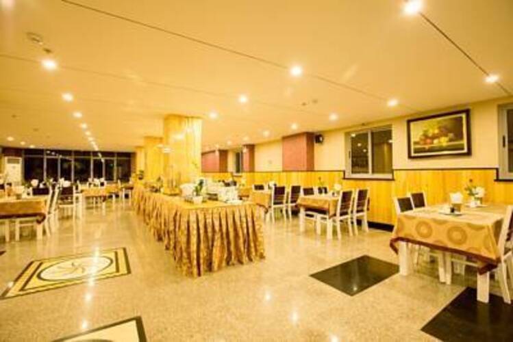 Golden Rain 2 Hotel