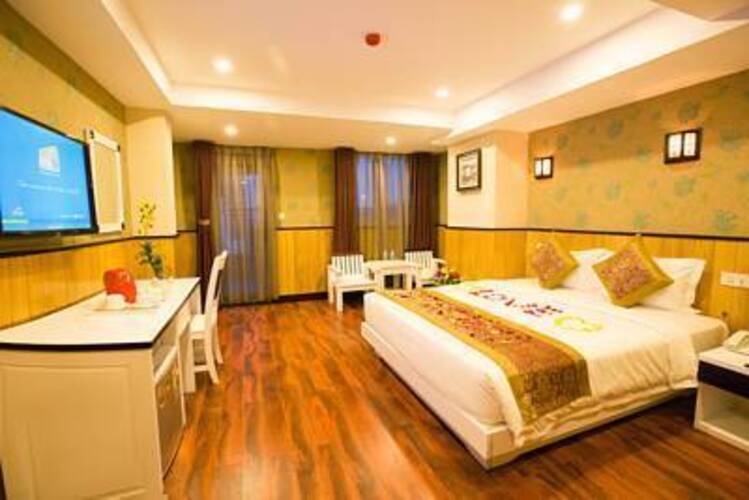 Golden Rain 2 Hotel