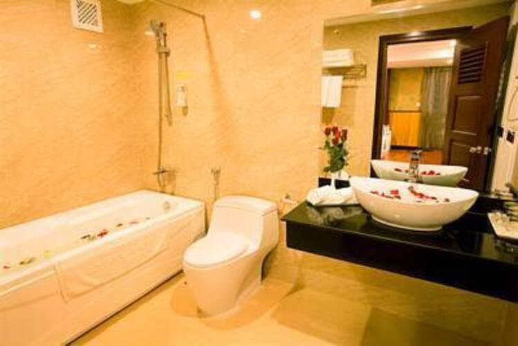 Golden Rain 2 Hotel