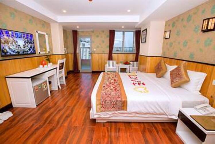 Golden Rain 2 Hotel