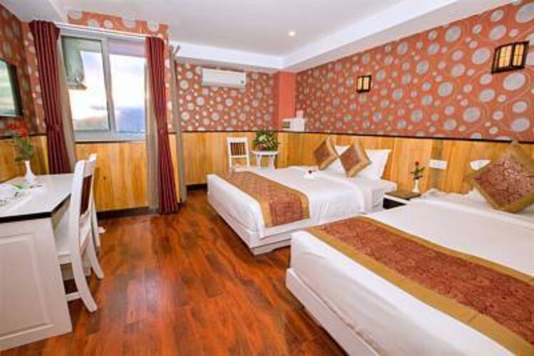 Golden Rain 2 Hotel