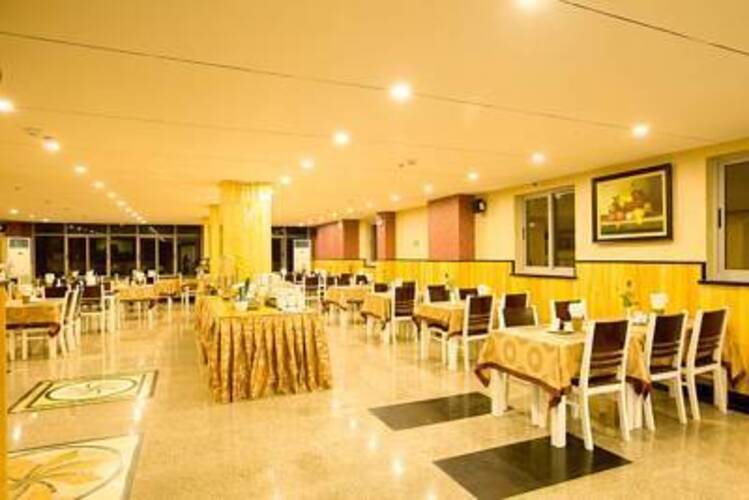 Golden Rain 2 Hotel