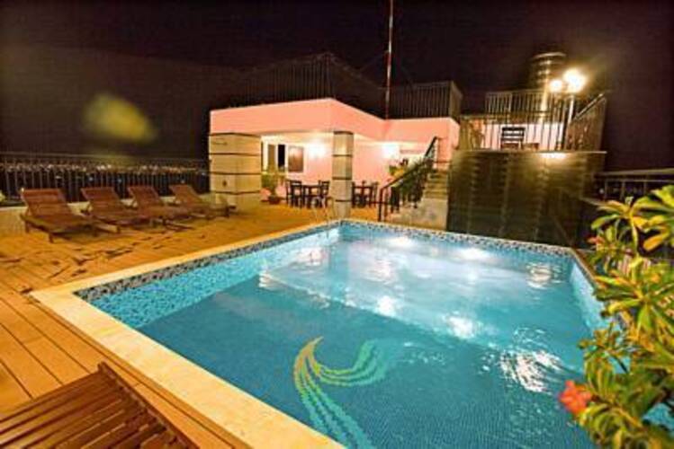 Golden Rain 2 Hotel