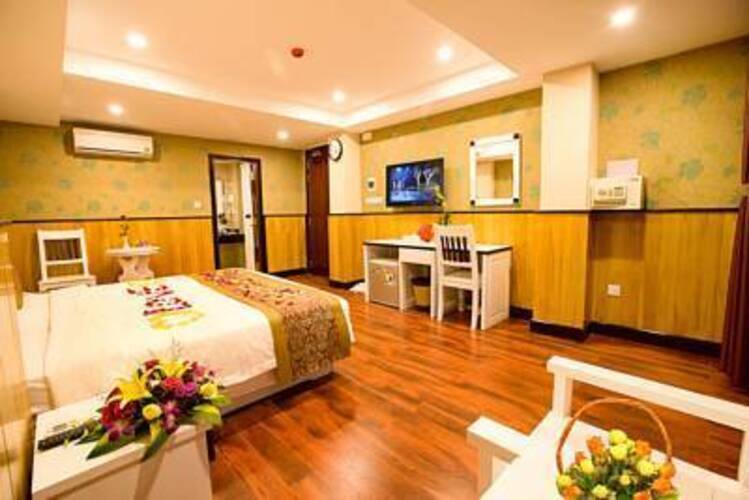 Golden Rain 2 Hotel