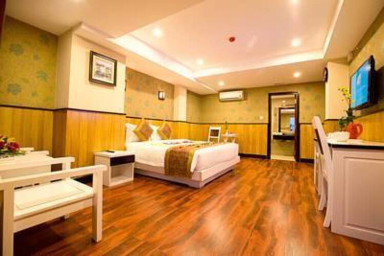 Golden Rain 2 Hotel