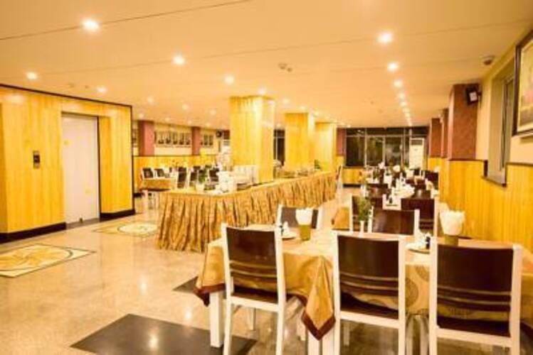 Golden Rain 2 Hotel