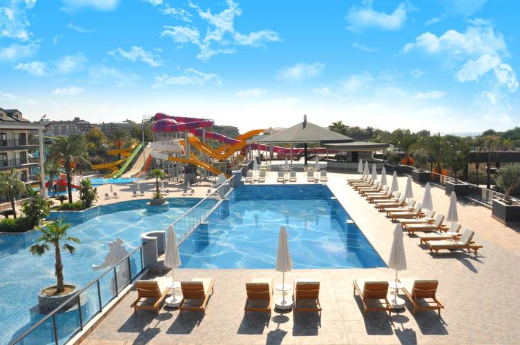 Dream World Palace (Ex.Crystal Sunhill Resort)