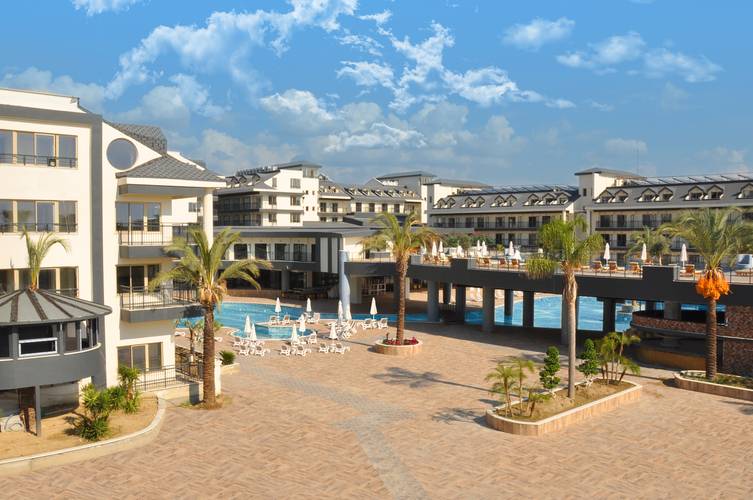 Dream World Palace (Ex.Crystal Sunhill Resort)