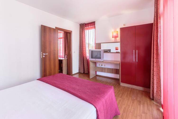 Apolis Hotel