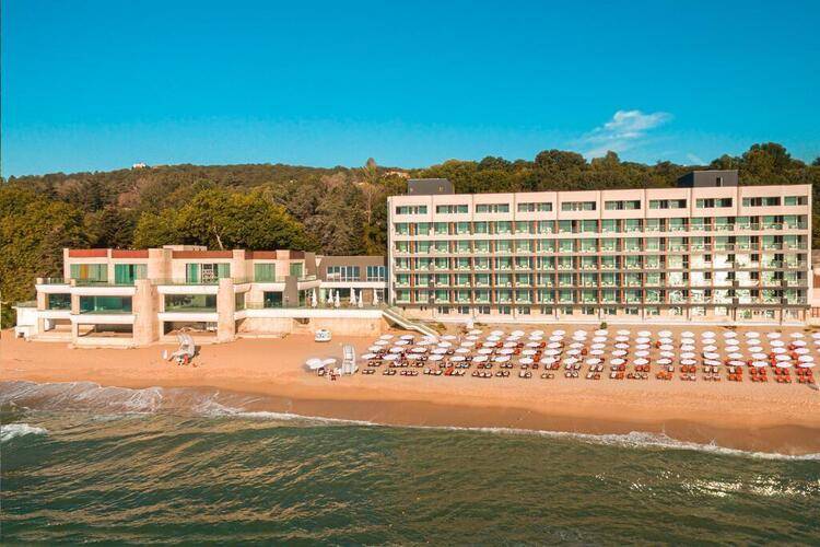 Marina Hotel Sunny Day